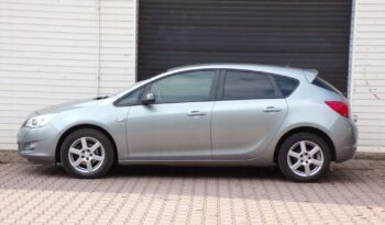 Opel Astra full