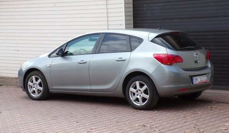 Opel Astra full