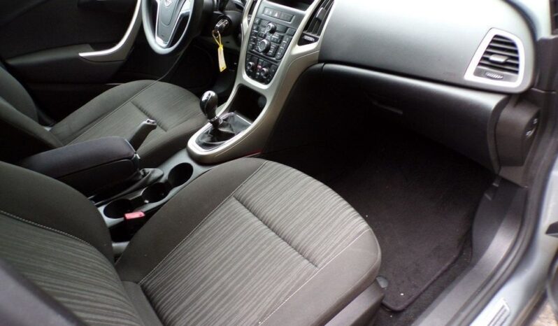 Opel Astra full