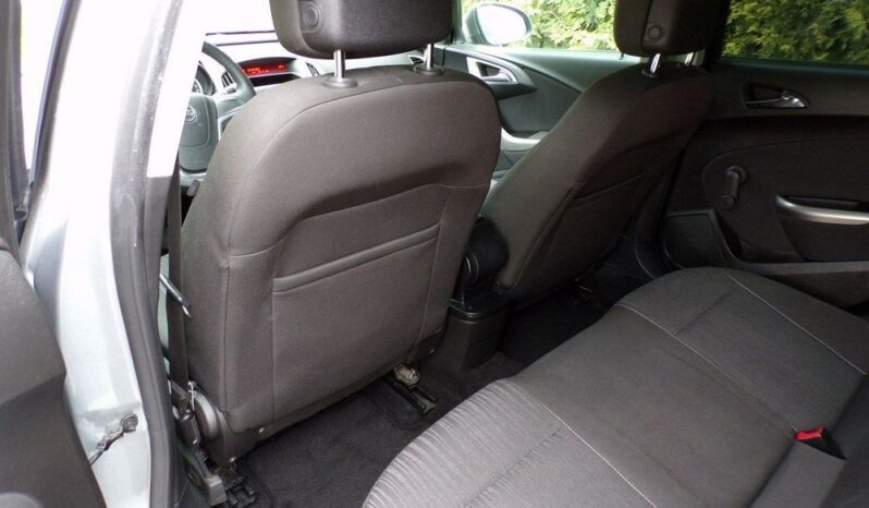 Opel Astra full