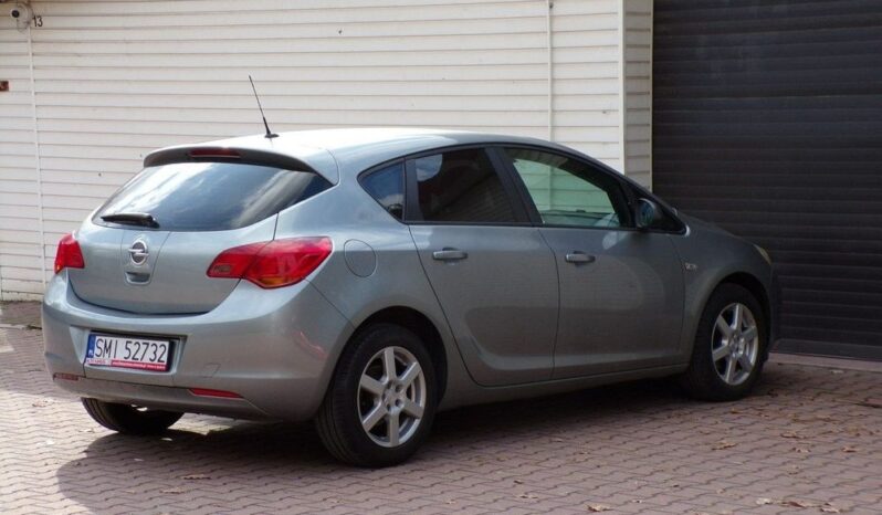 Opel Astra full
