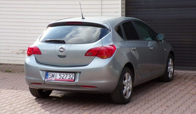 Opel Astra full