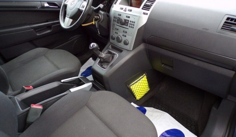 Opel Zafira full