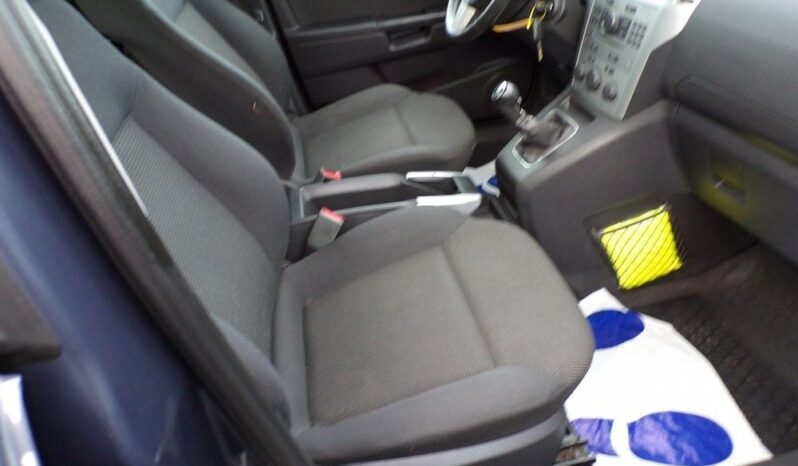 Opel Zafira full
