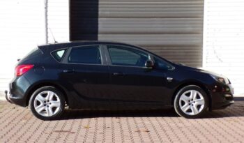 Opel Astra full