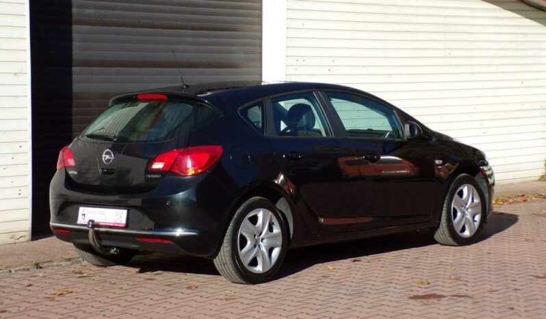Opel Astra full
