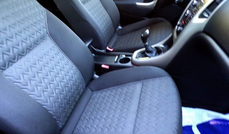 Opel Astra full