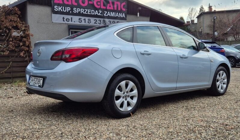 Opel Astra full
