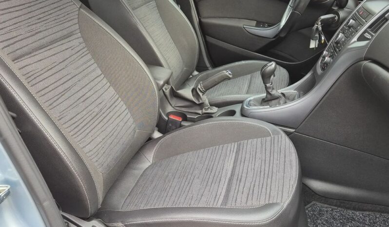 Opel Astra full