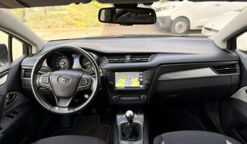Toyota Avensis full