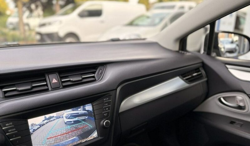 Toyota Avensis full