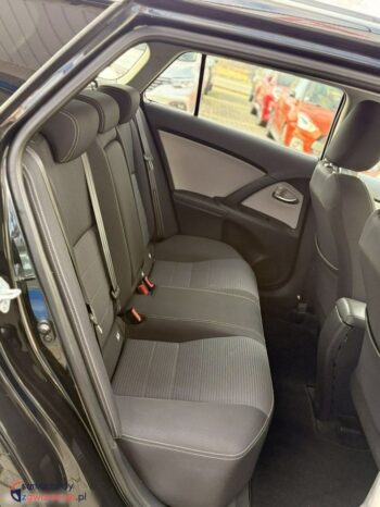 Toyota Avensis full