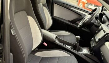 Toyota Avensis full