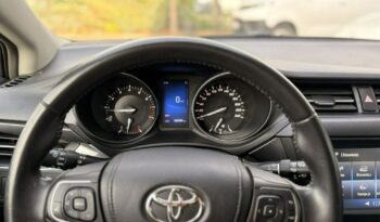 Toyota Avensis full