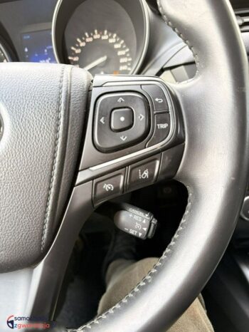 Toyota Avensis full