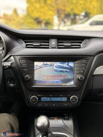 Toyota Avensis full