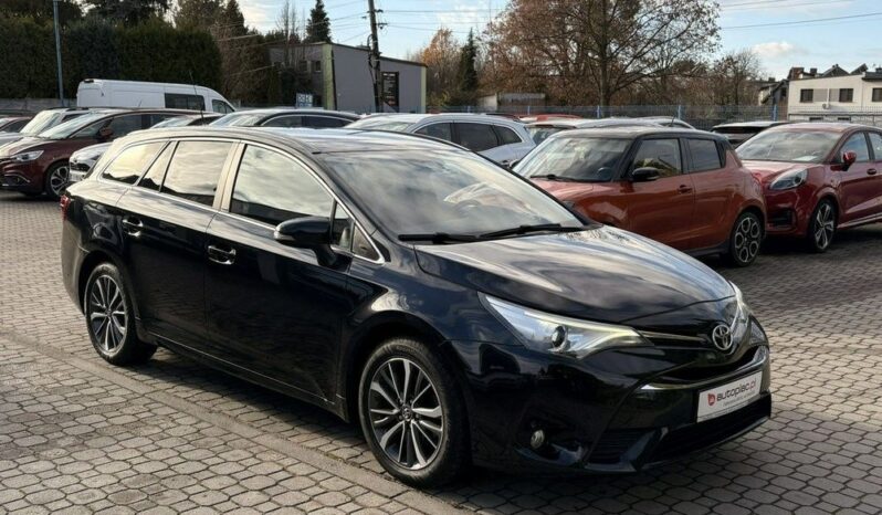 Toyota Avensis full