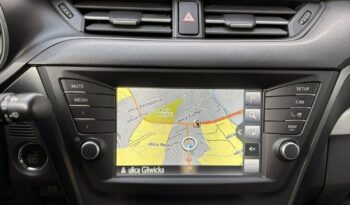 Toyota Avensis full