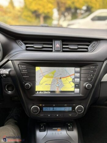 Toyota Avensis full