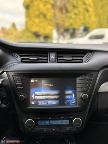 Toyota Avensis full