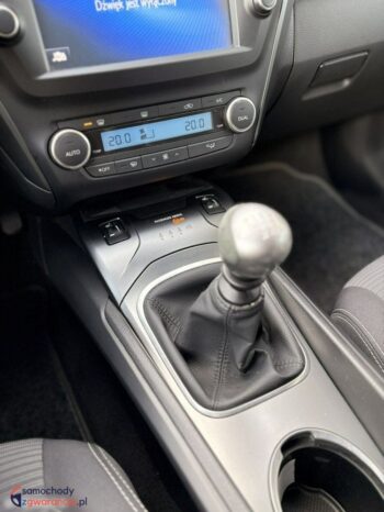 Toyota Avensis full