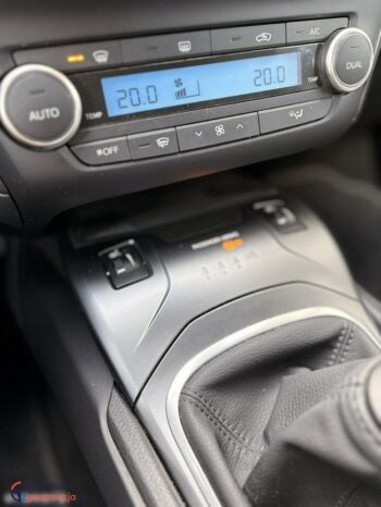 Toyota Avensis full