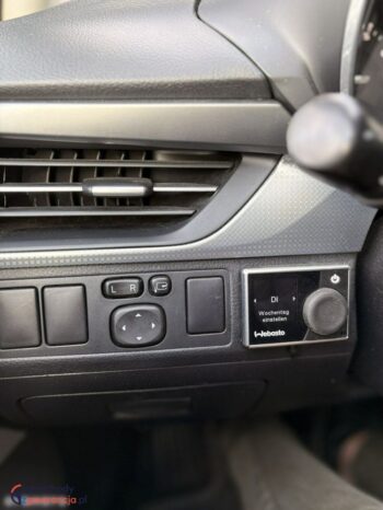Toyota Avensis full