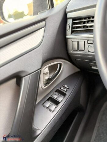 Toyota Avensis full