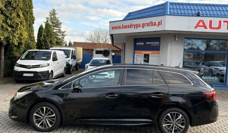 Toyota Avensis full