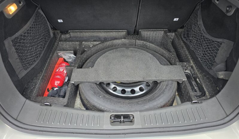 SUV FORD Kuga  2010 Diesel Automatyczna 4×4 (stały) Inny kolor 5 5 Niemcy Metalik full