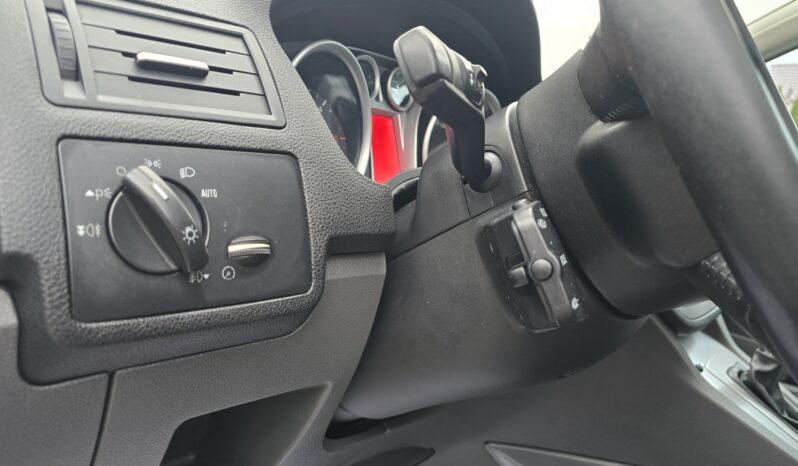 SUV FORD Kuga  2010 Diesel Automatyczna 4×4 (stały) Inny kolor 5 5 Niemcy Metalik full
