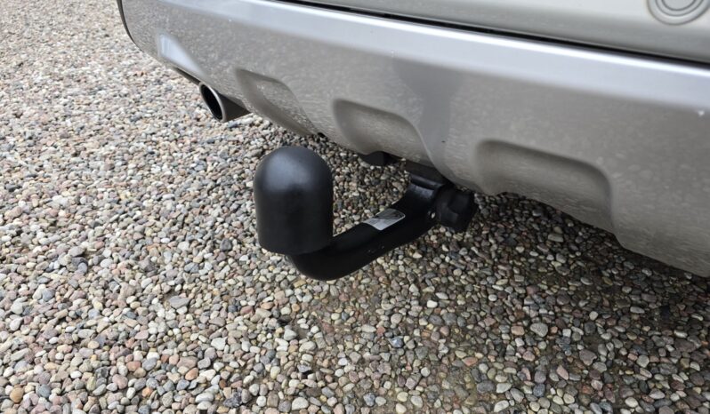 SUV FORD Kuga  2010 Diesel Automatyczna 4×4 (stały) Inny kolor 5 5 Niemcy Metalik full