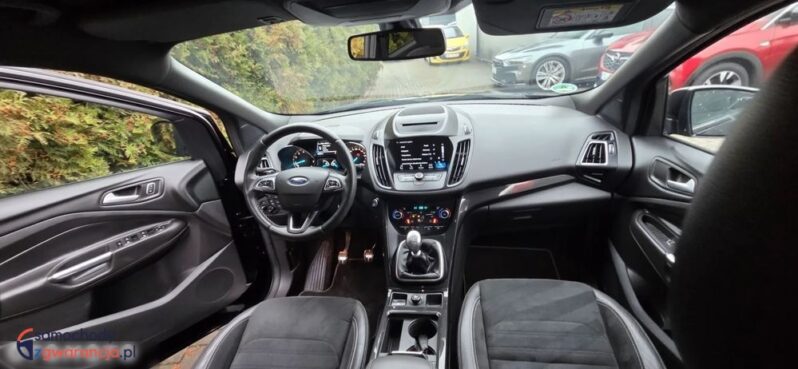 Ford Kuga 1.5 EcoBoost 2×4 ST-Line full