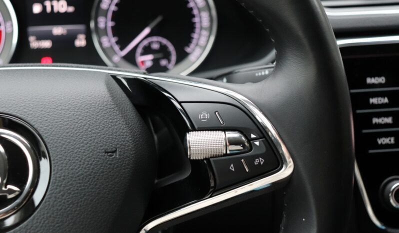 SKODA SUPERB 2.0 TDI, 1 WŁAŚCICIEL, NISKI PRZEEBIEG, SERWISOWANY, GWARANCJA full