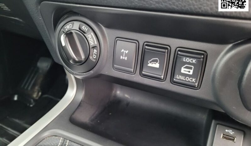 Nissan Navara full