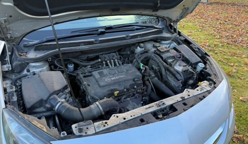 Opel Astra full