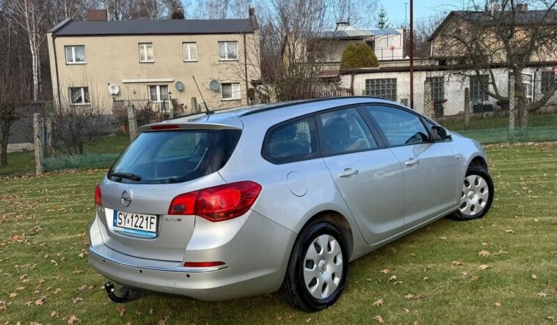 Opel Astra full