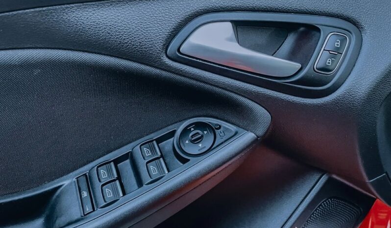 Ford Focus 1.5 EcoBoost Trend Sport ASS full