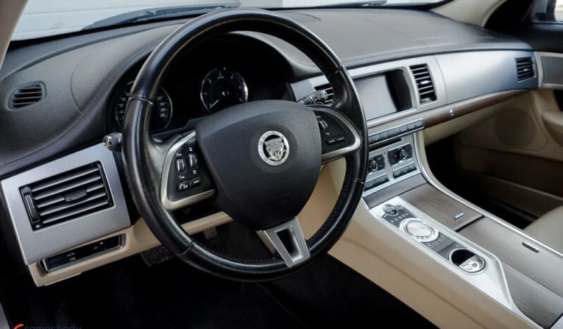 Jaguar XF 2.2 D Luxury full
