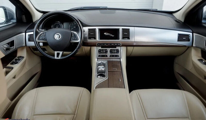Jaguar XF 2.2 D Luxury full