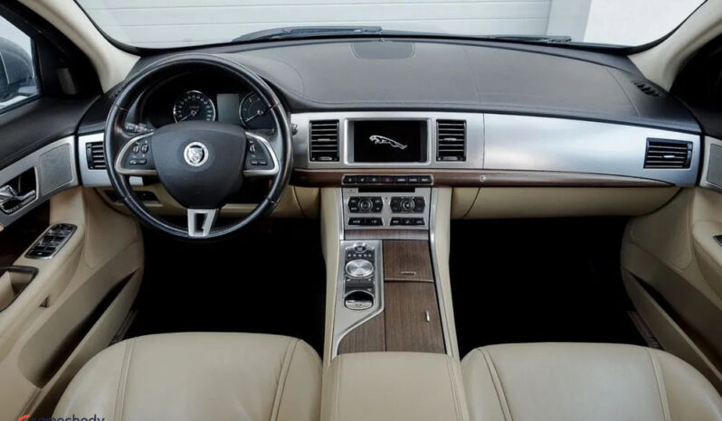 Jaguar XF 2.2 D Luxury full