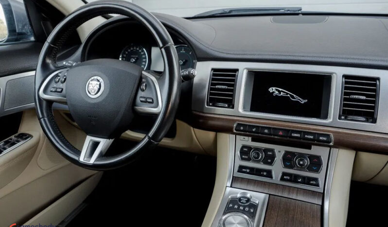 Jaguar XF 2.2 D Luxury full