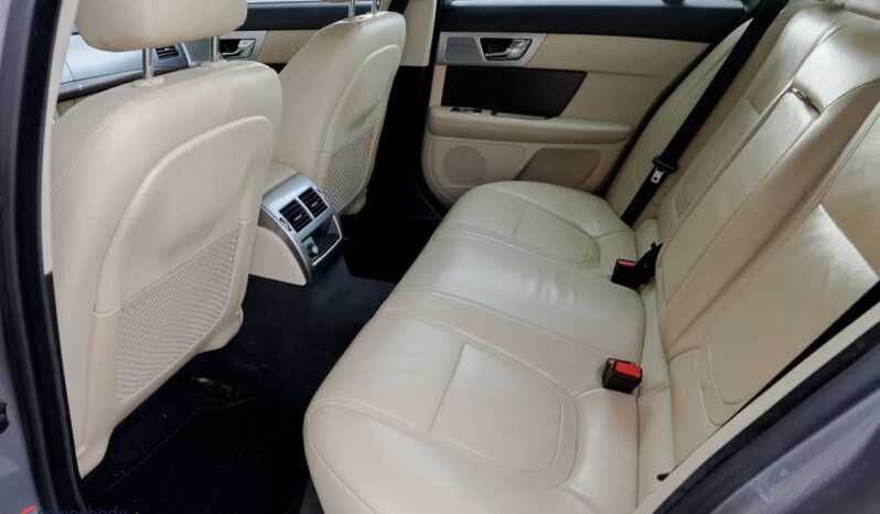 Jaguar XF 2.2 D Luxury full