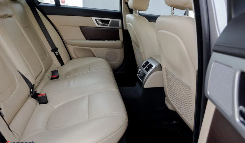 Jaguar XF 2.2 D Luxury full
