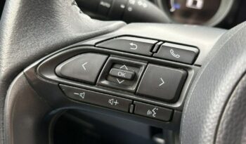 Toyota Yaris Cross full
