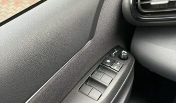 Toyota Yaris Cross full