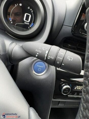 Toyota Yaris Cross full