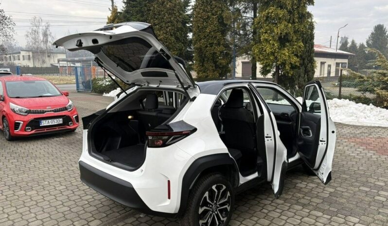 Toyota Yaris Cross full