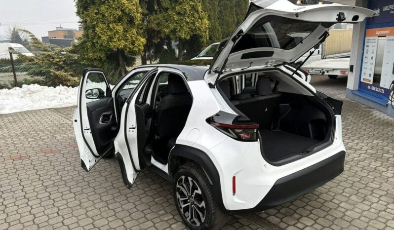 Toyota Yaris Cross full