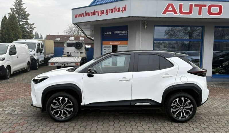 Toyota Yaris Cross full